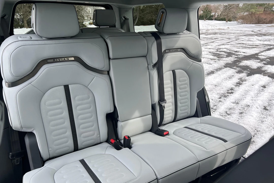 2023 Rivian R1S - Image 22 of 31