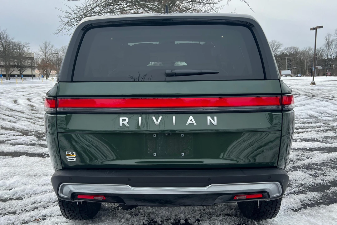 2023 Rivian R1S - Image 5 of 31