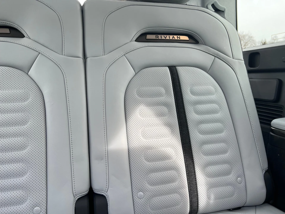 2023 Rivian R1S - Image 31 of 31
