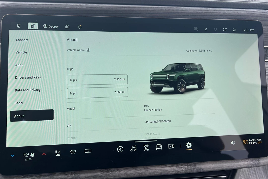 2023 Rivian R1S - Image 23 of 31