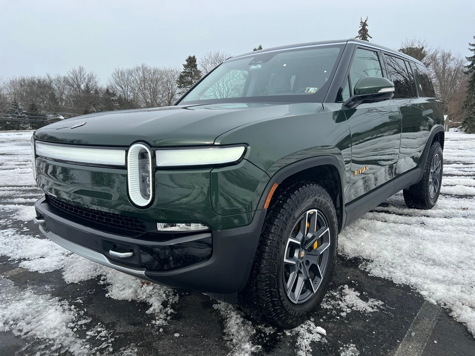 2023 Rivian R1S - Image 6 of 31