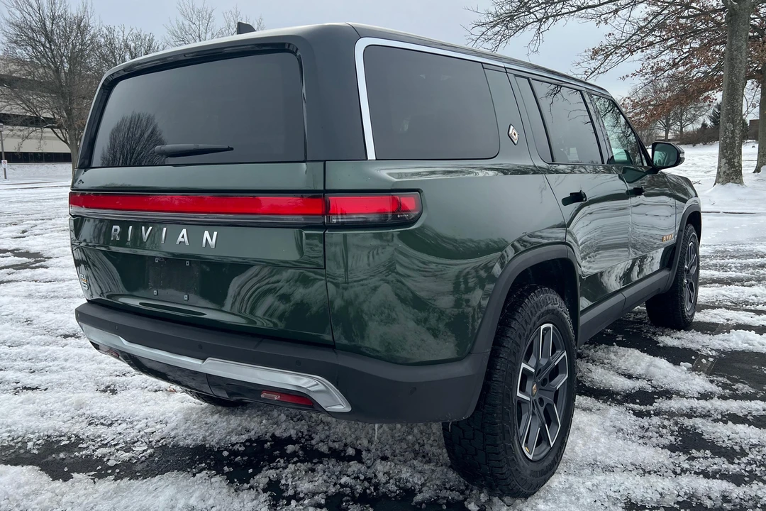 2023 Rivian R1S - Image 4 of 31