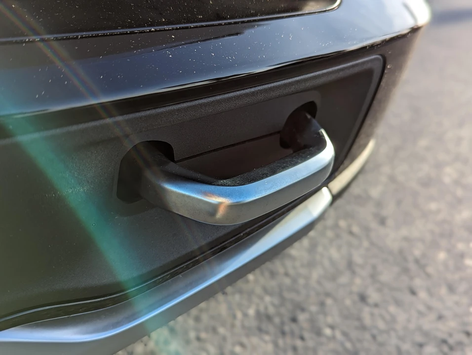 2023 Rivian R1S - Image 26 of 31