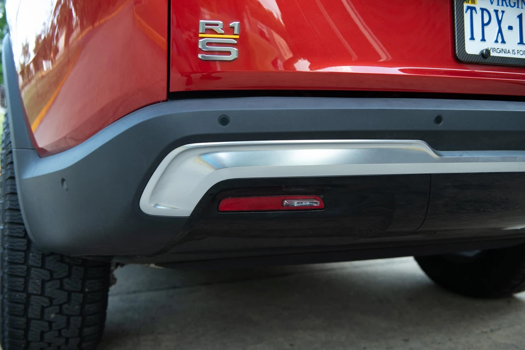 2023 Rivian R1S - Image 26 of 31