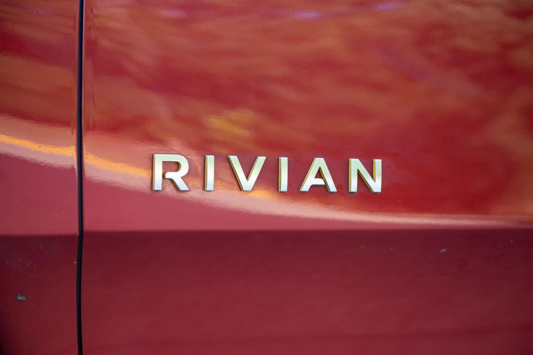 2023 Rivian R1S - Image 20 of 31