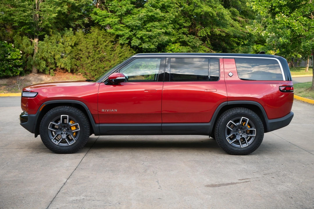 2023 Rivian R1S - Image 6 of 31
