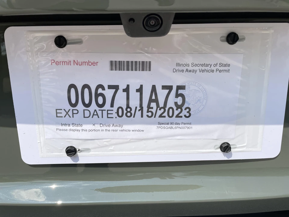 2023 Rivian R1S - Image 12 of 31