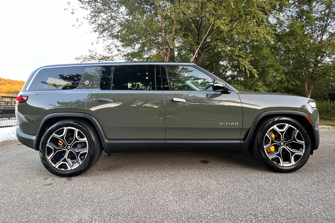 2023 Rivian R1S - Image 3 of 31
