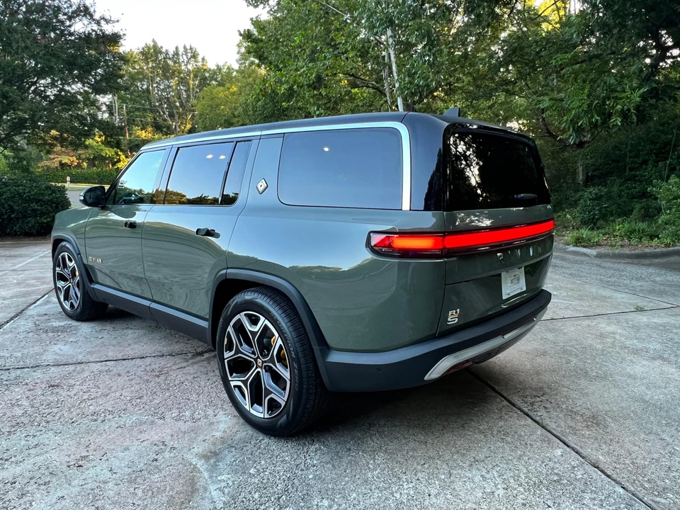 2023 Rivian R1S - Image 17 of 31