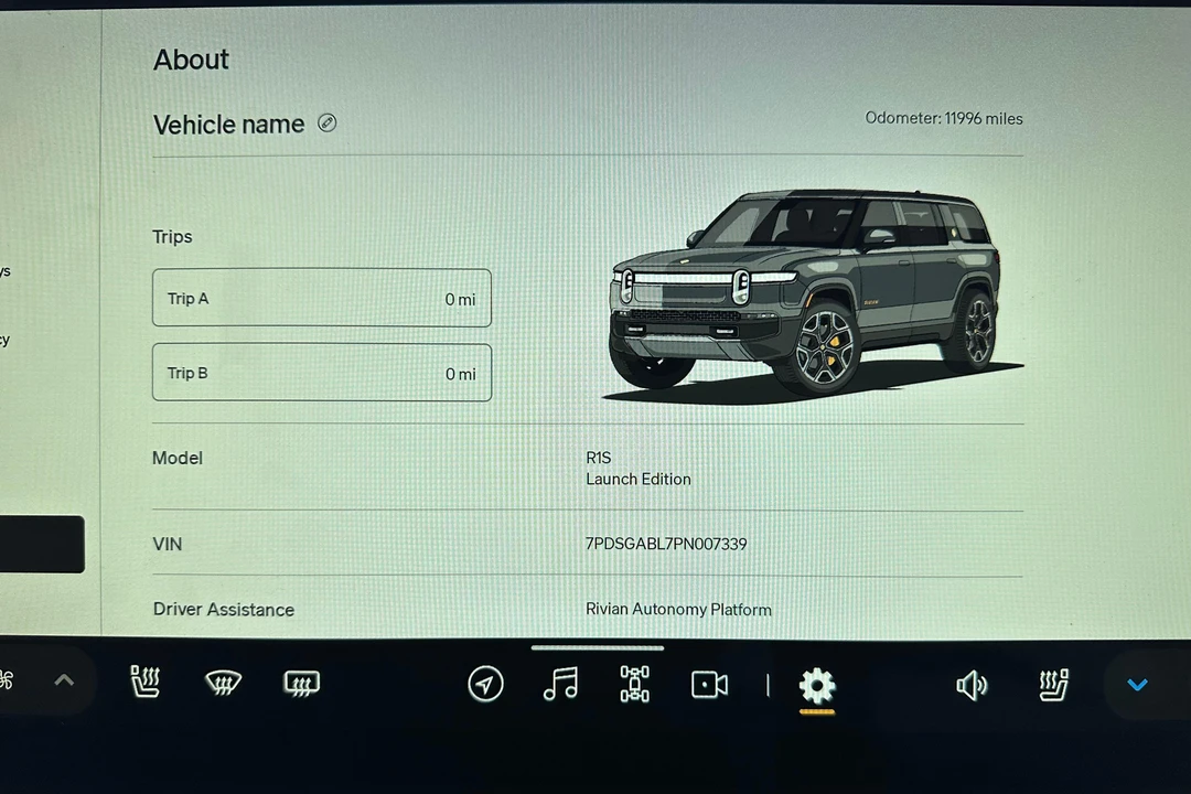 2023 Rivian R1S - Image 23 of 26