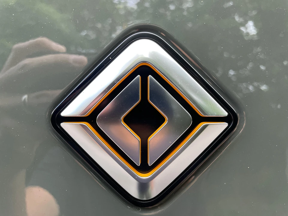 2023 Rivian R1S - Image 9 of 31