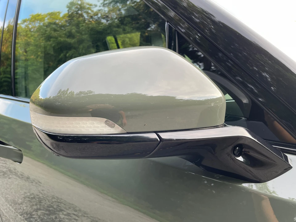 2023 Rivian R1S - Image 18 of 31