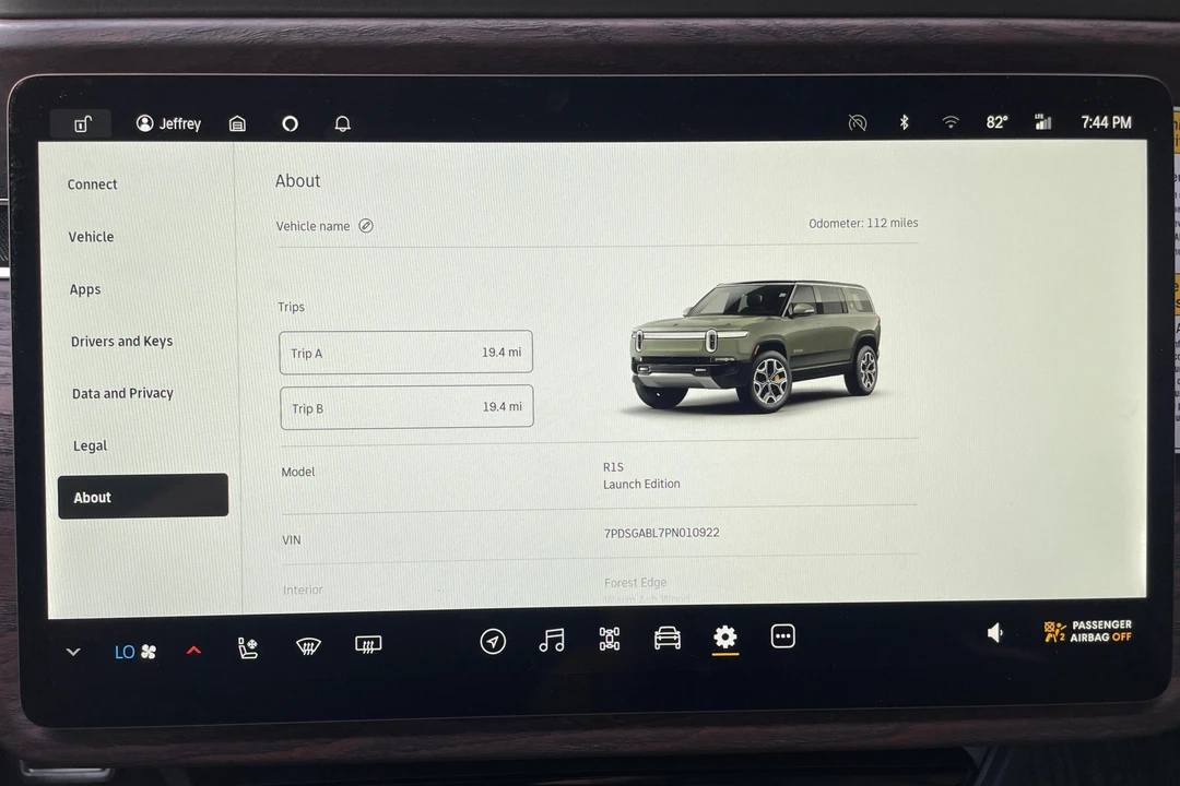 2023 Rivian R1S - Image 27 of 31