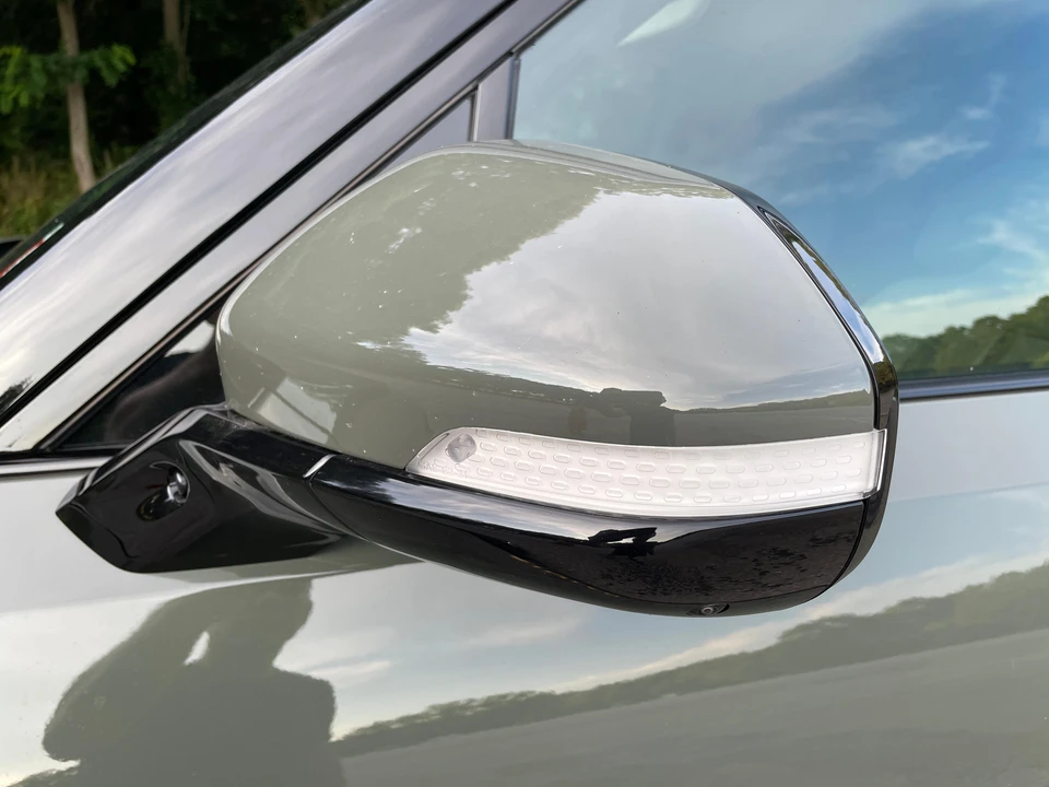 2023 Rivian R1S - Image 11 of 31