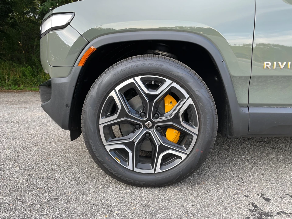 2023 Rivian R1S - Image 20 of 31