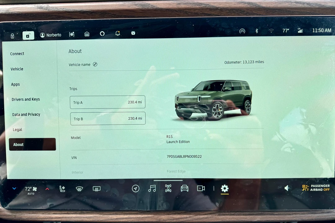 2023 Rivian R1S - Image 31 of 31