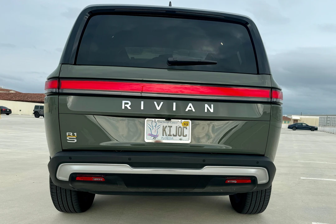 2023 Rivian R1S - Image 5 of 31