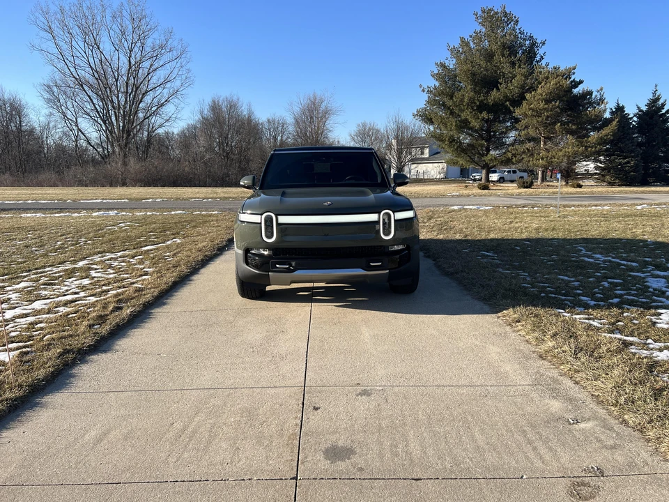 2023 Rivian R1S - Image 6 of 24