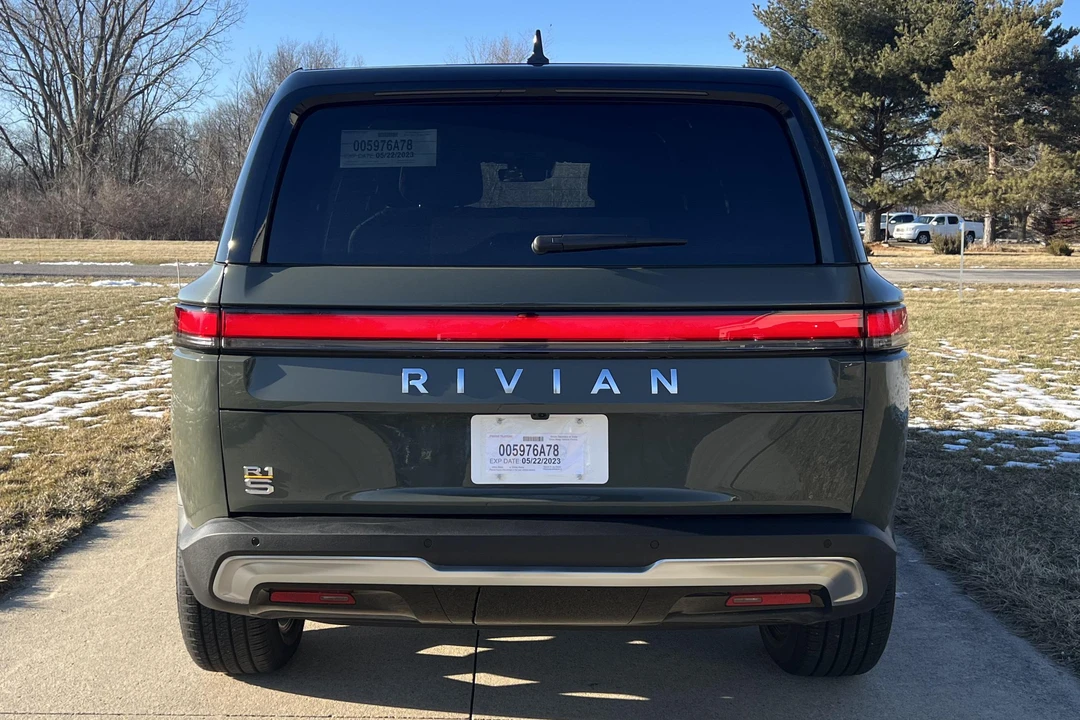 2023 Rivian R1S - Image 5 of 24