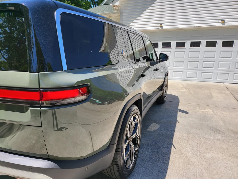 2023 Rivian R1S - Image 23 of 31