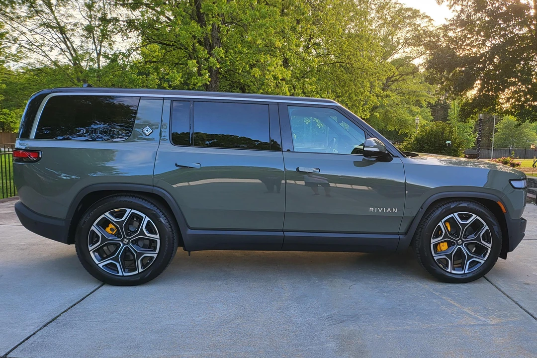 2023 Rivian R1S - Image 3 of 31