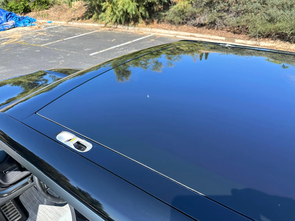 2023 Rivian R1S - Image 31 of 31