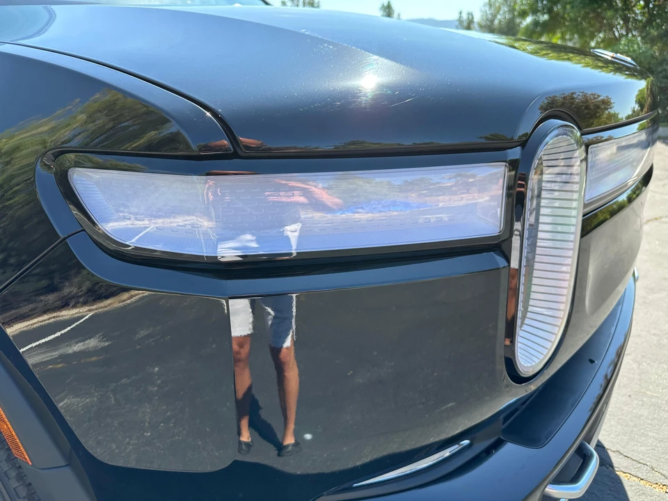 2023 Rivian R1S - Image 16 of 31