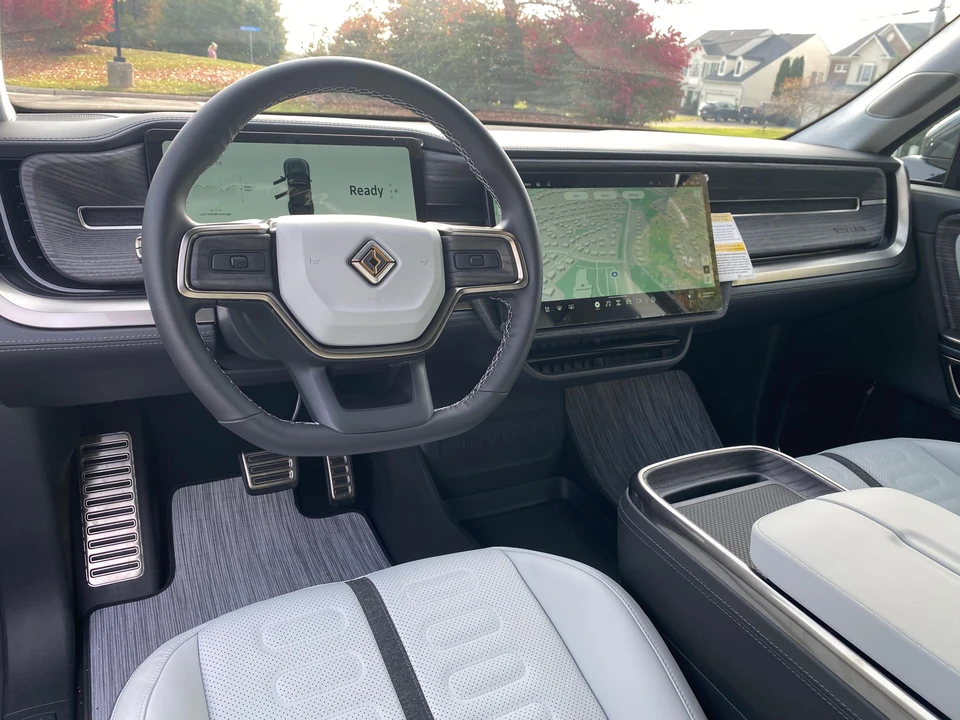 2023 Rivian R1S - Image 23 of 31