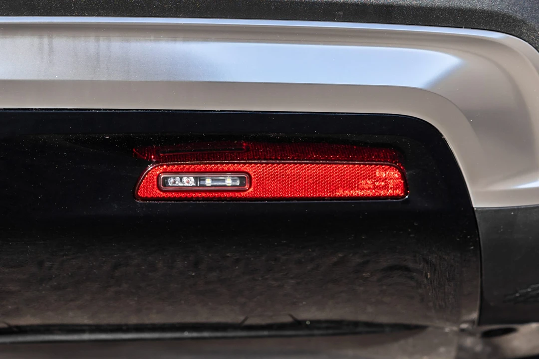 2023 Rivian R1S - Image 26 of 31
