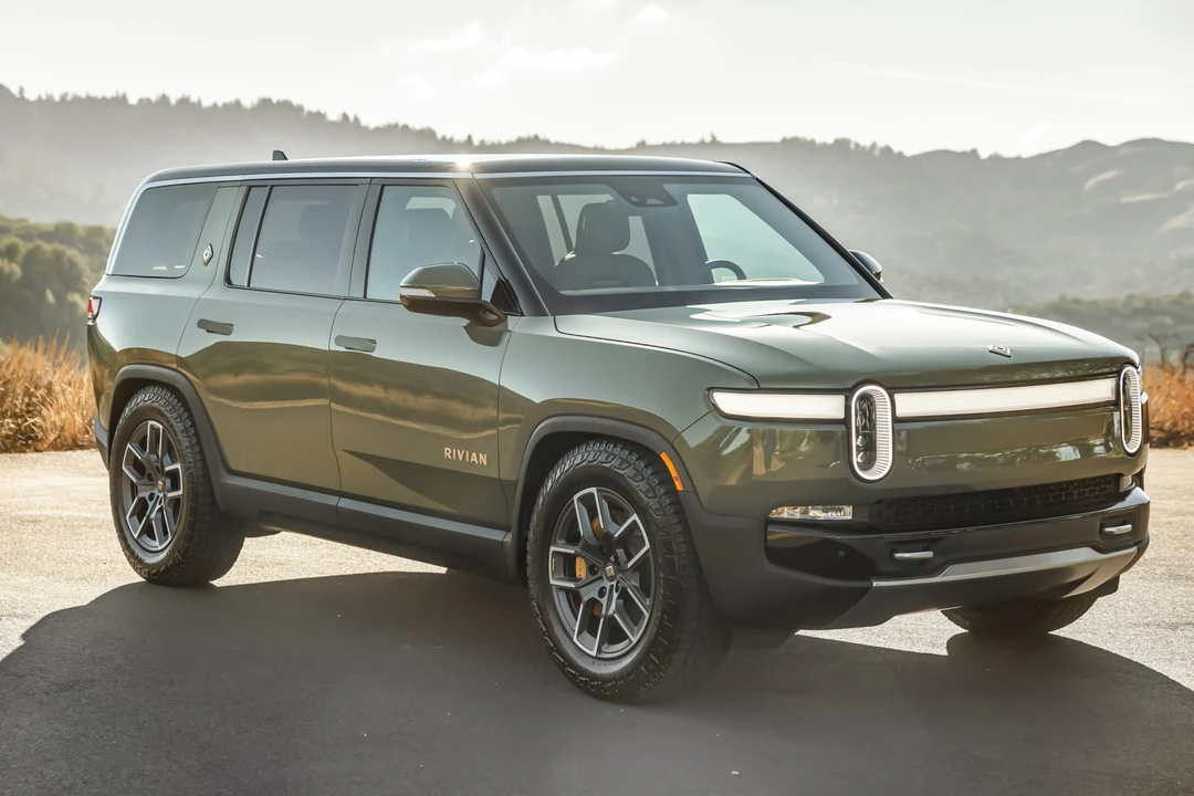 2023 Rivian R1S - Image 4 of 31