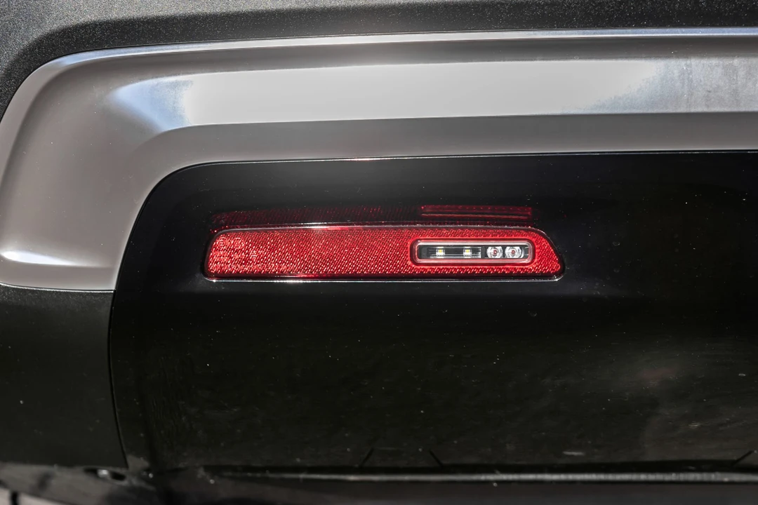 2023 Rivian R1S - Image 25 of 31