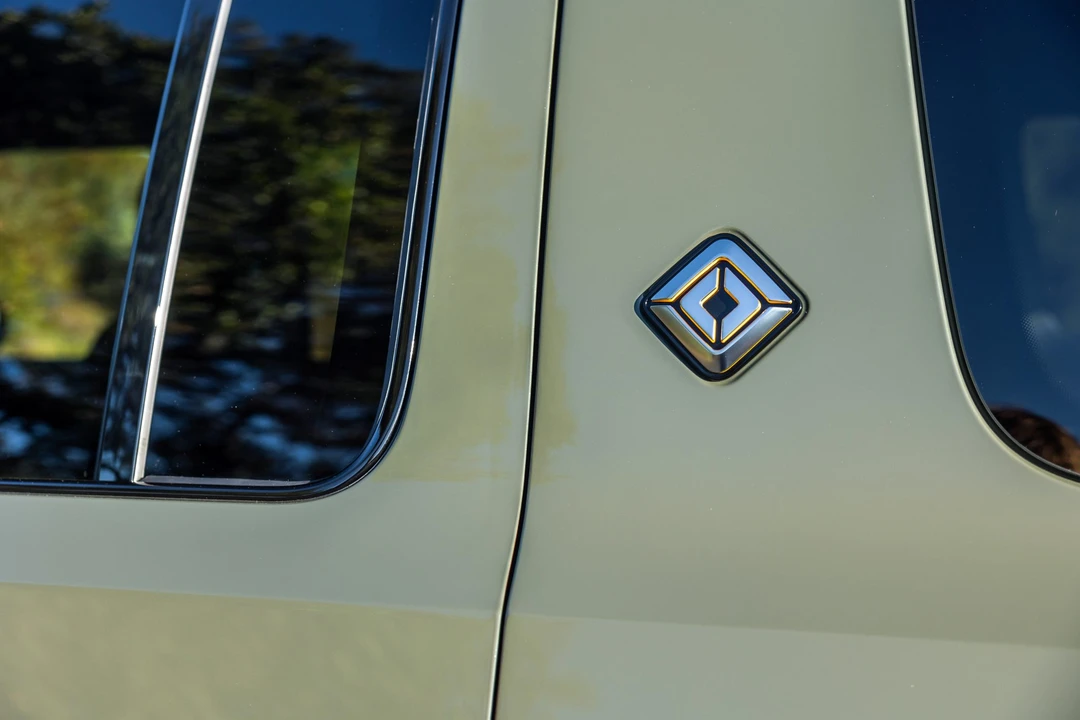 2023 Rivian R1S - Image 29 of 31