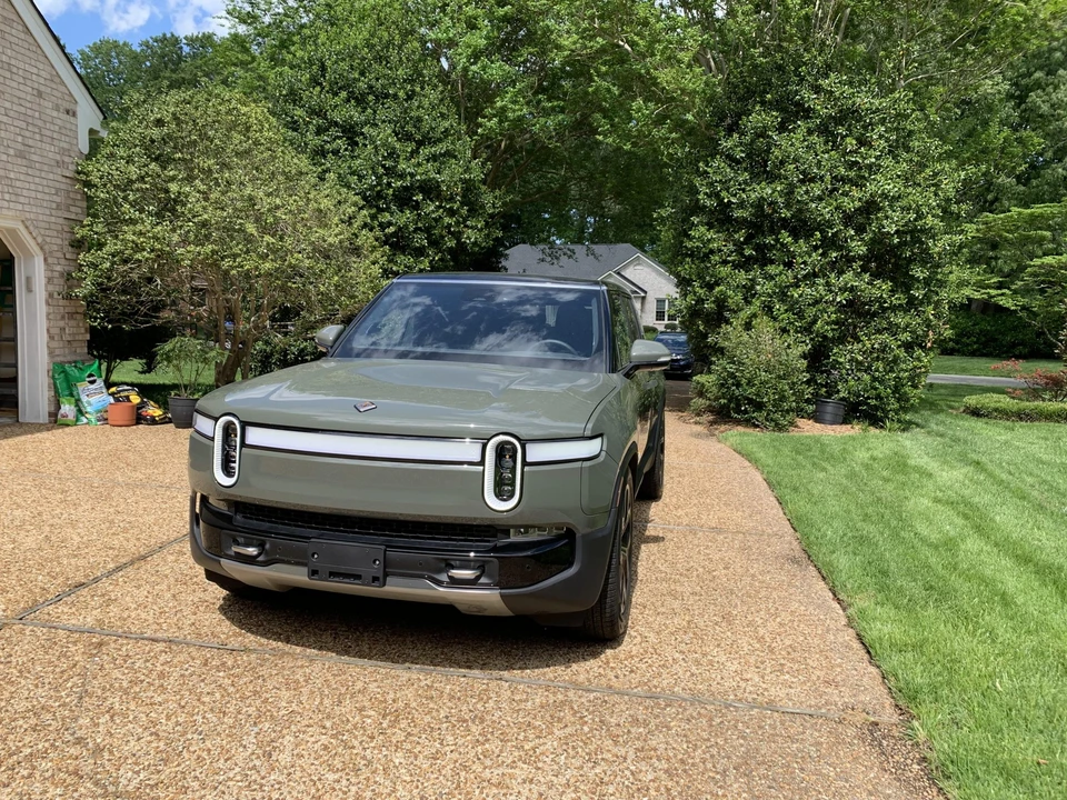 2023 Rivian R1S - Image 3 of 31