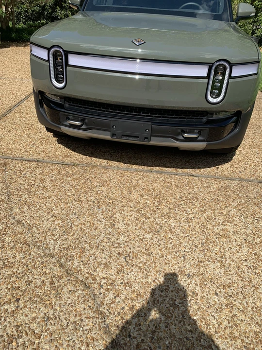 2023 Rivian R1S - Image 23 of 31