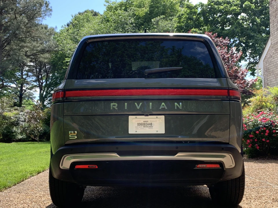 2023 Rivian R1S - Image 6 of 31