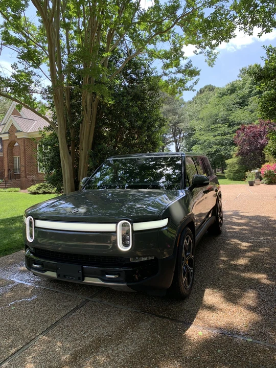 2023 Rivian R1S - Image 4 of 31