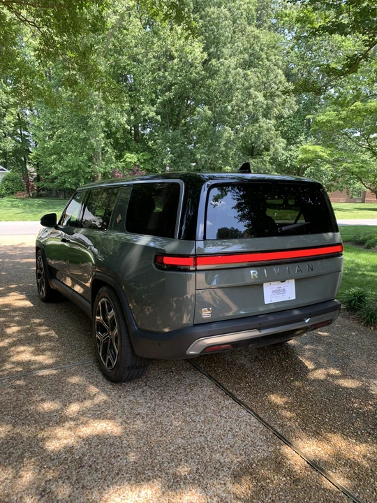 2023 Rivian R1S - Image 5 of 31