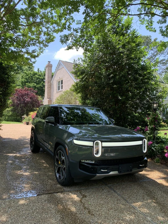 2023 Rivian R1S - Image 13 of 31
