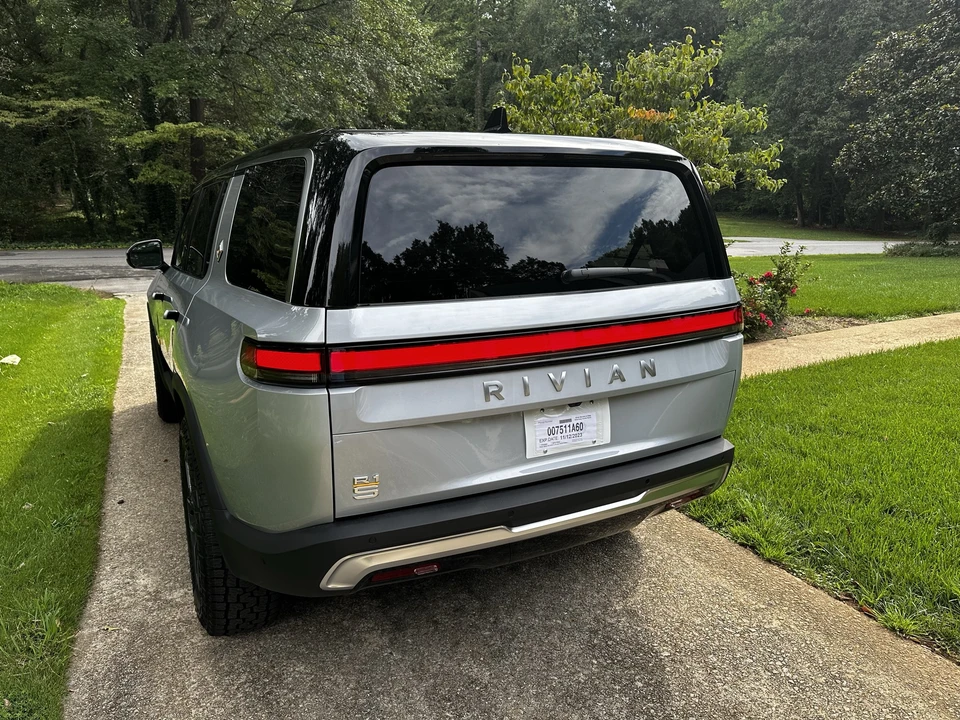 2023 Rivian R1S - Image 6 of 31