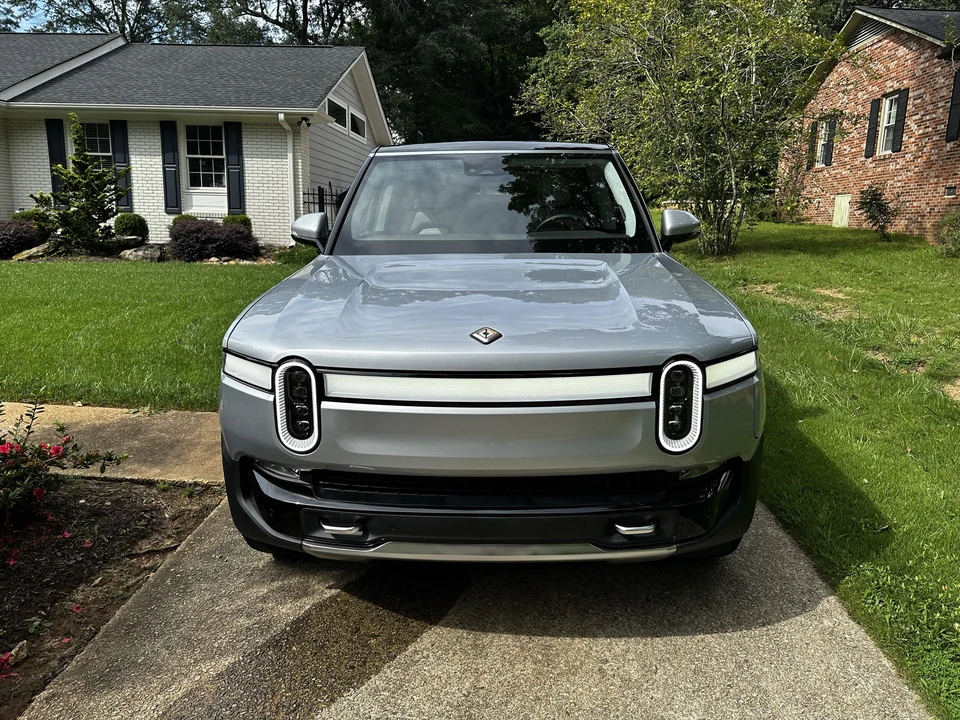 2023 Rivian R1S - Image 12 of 31