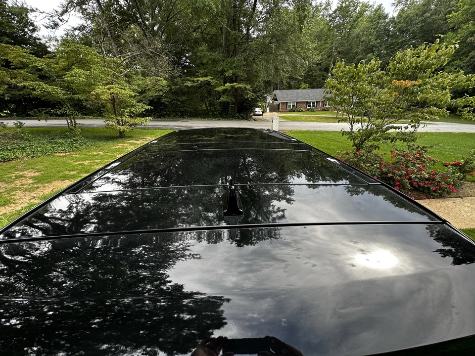 2023 Rivian R1S - Image 24 of 31