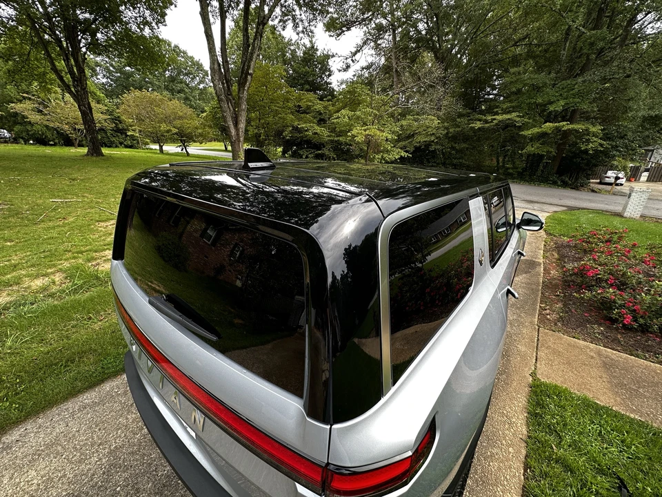 2023 Rivian R1S - Image 23 of 31