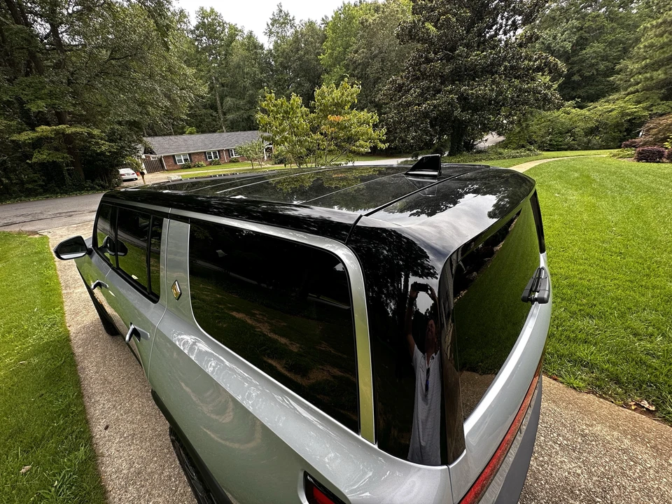 2023 Rivian R1S - Image 31 of 31
