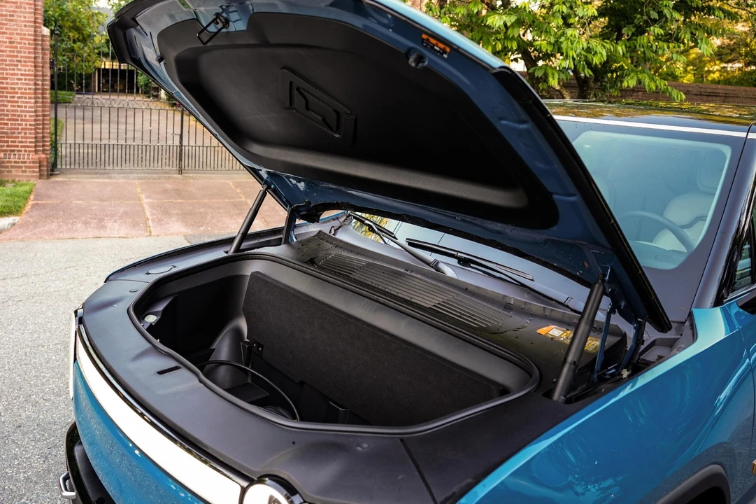 2023 Rivian R1S - Image 20 of 20