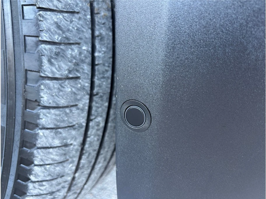 2023 Rivian R1T - Image 14 of 21