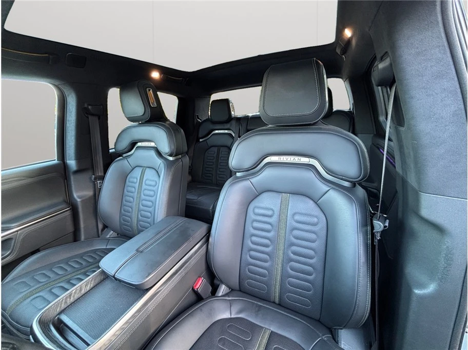 2023 Rivian R1T - Image 17 of 21