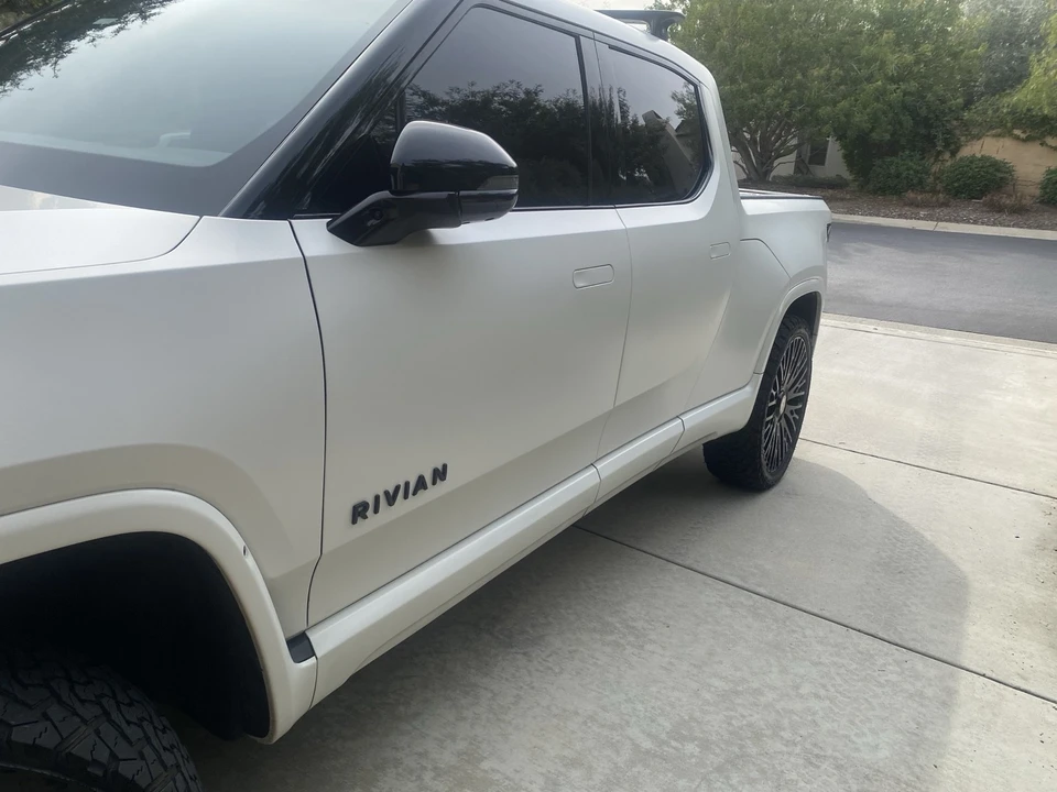 2023 Rivian R1T - Image 21 of 21