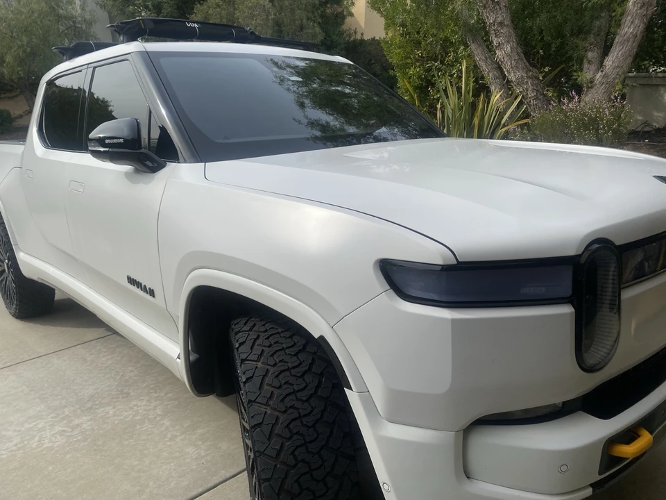 2023 Rivian R1T - Image 20 of 21