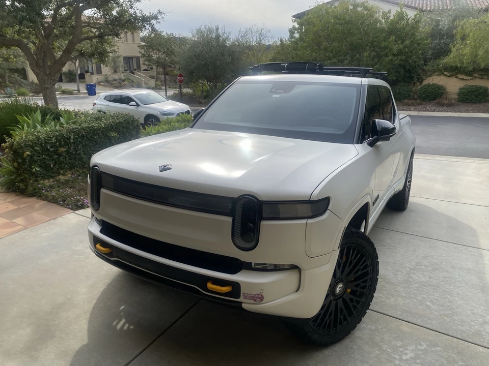 2023 Rivian R1T - Image 16 of 21