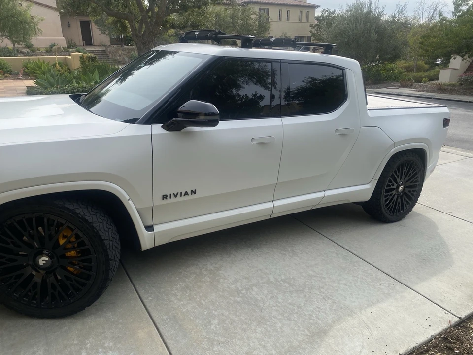 2023 Rivian R1T - Image 6 of 21